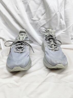 Light Gray Women's Running Sneakers - Brand Unknown